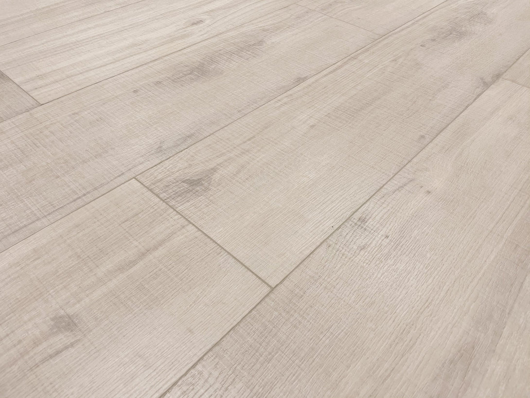 Montserrat Floors - Zephyr SPC - Lucent Moon - Vinyl