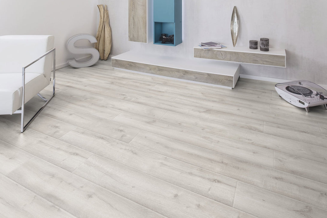 Richmond - Aquasure Chic Collection - Athena - Laminate